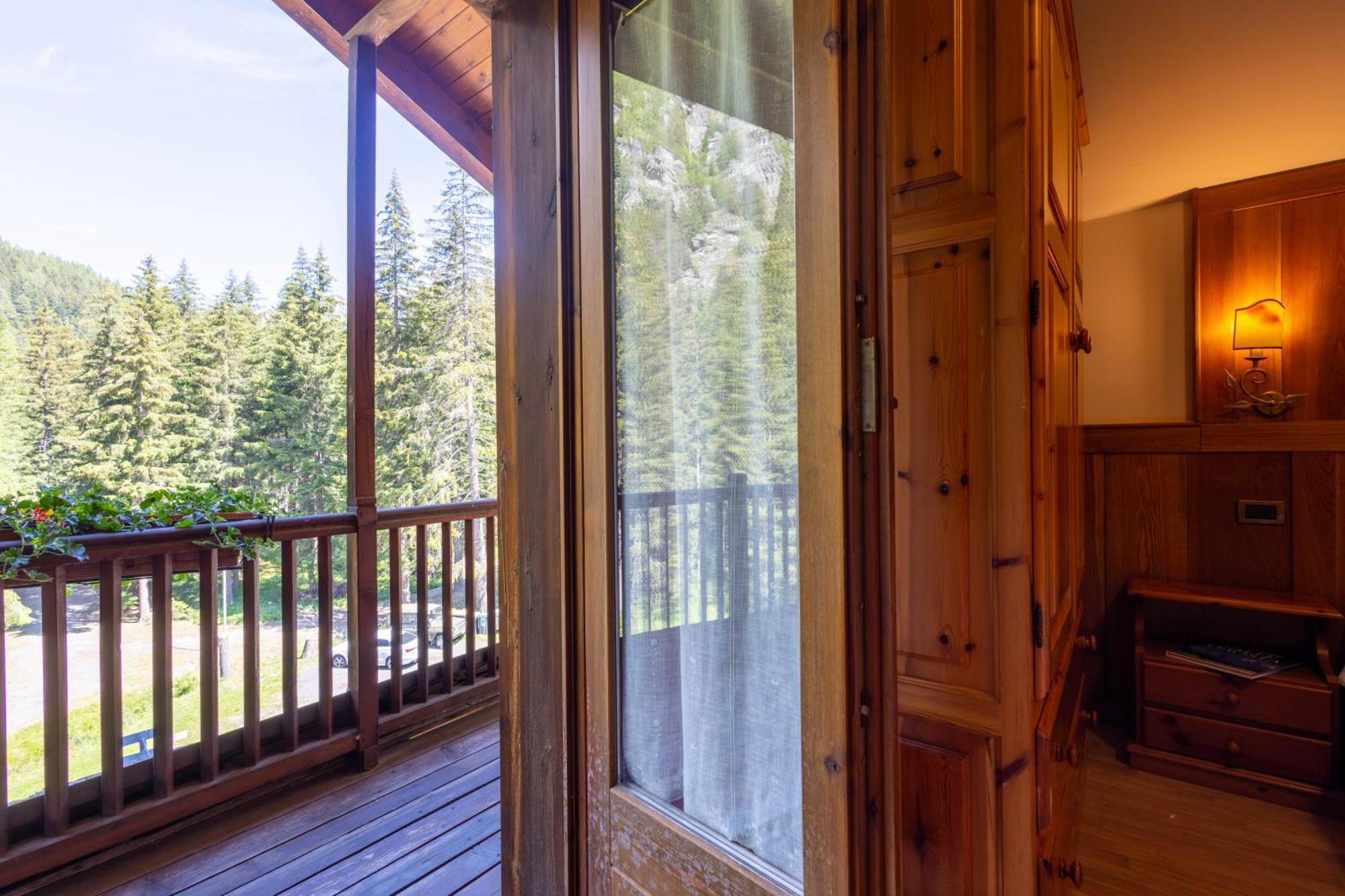 Alpine Forest Hotel Шамполюк Екстер'єр фото